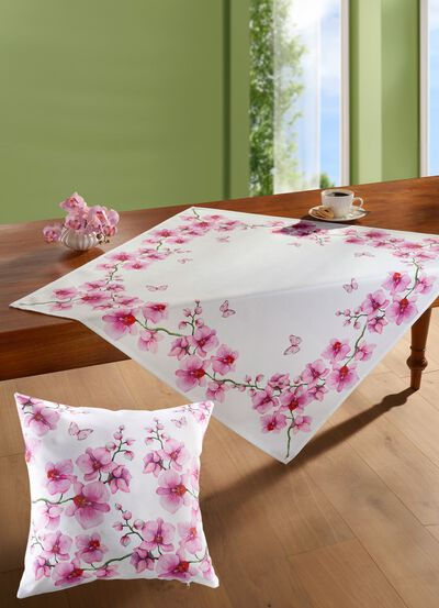 Tryckt bord och rumsdekoration 