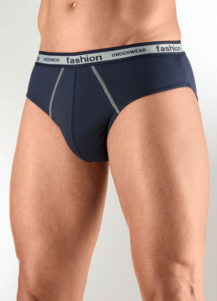 Paket med fyra trosor med res&aring;r i midjan 