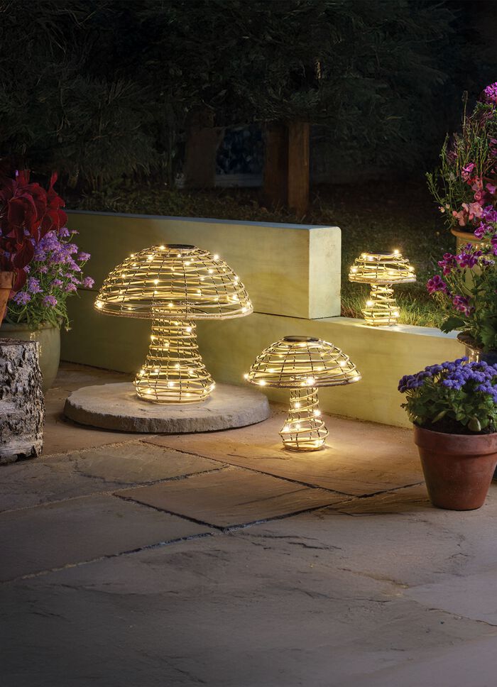 LED-Pilz aus Kunstrattan 