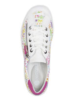 Remonte sneakers gjorda av bestruket, djärvt tryckt läder, 