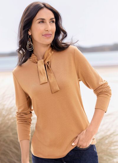 Skjorta med satinrosett 