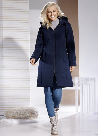 Kort kappa med fast huva  Kort kappa med fast huva