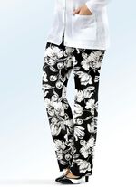 Byxor i moderiktig bredd 