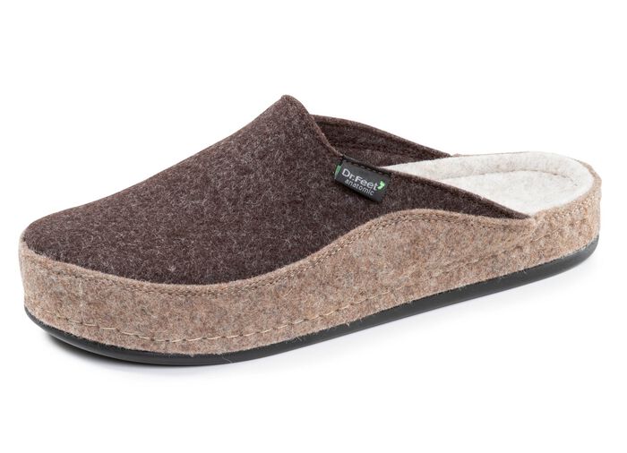 Bekv&auml;ma herrtofflor av ullfilt BRUNT