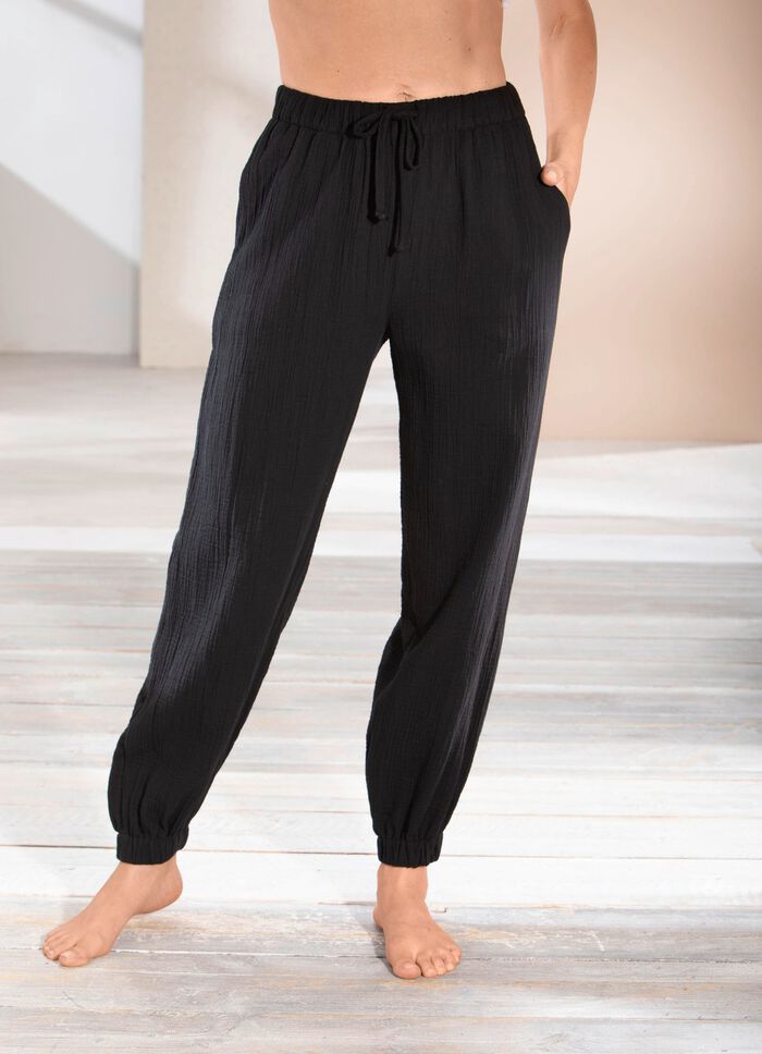 Andningsbara byxor fr&aring;n Laurina SVART