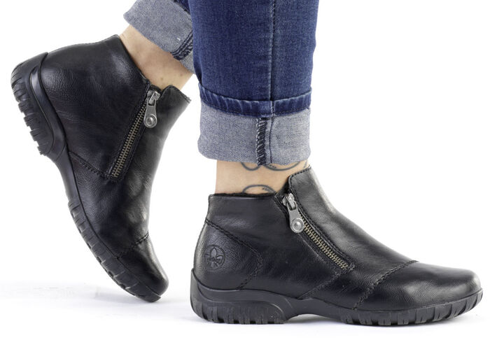 Rieker bootie med dekorativ quiltning, 
