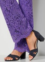 Byxor i blommig spets 