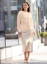 Tr&ouml;ja med blommig strassdekoration 