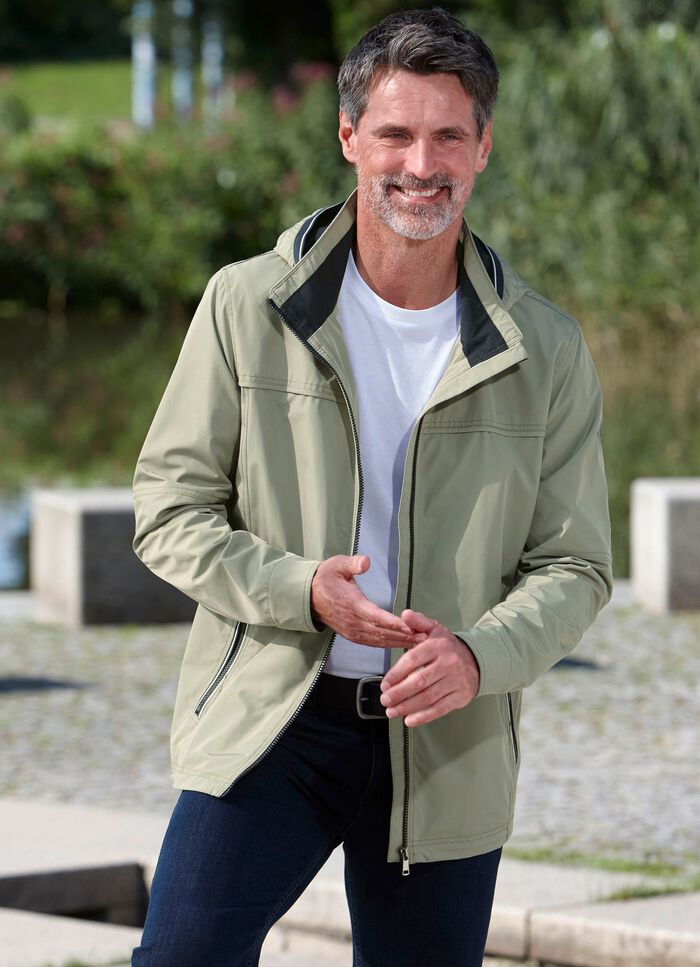 Funktionell kort jacka med avtagbar huva 