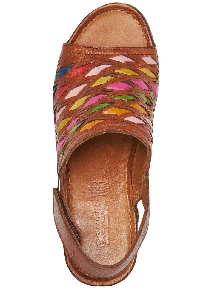 Gemini-sandaler med sofistikerade, f&auml;rgglada fl&auml;tade detaljer 