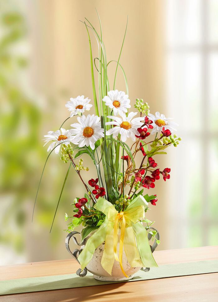 Pr&auml;stkragearrangemang i en lerkruka 