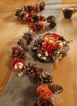 Naturligt te-ljusstake med &auml;kta kottar 