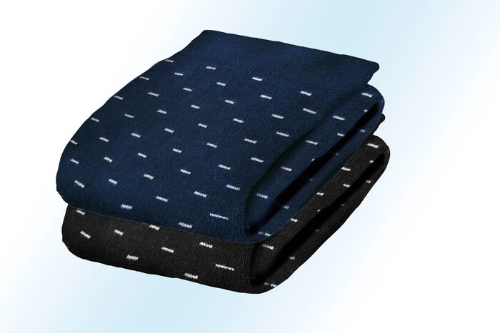 Femstacksf&ouml;rpackning med strumpor med handstickad spets och tryckfri res&aring;r 