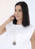 Halsband med hängsmycke 