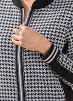 Blusjacka med hundtandsm&ouml;nster 