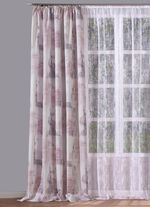 Underbar gardin gjord av dekorativt tyg 