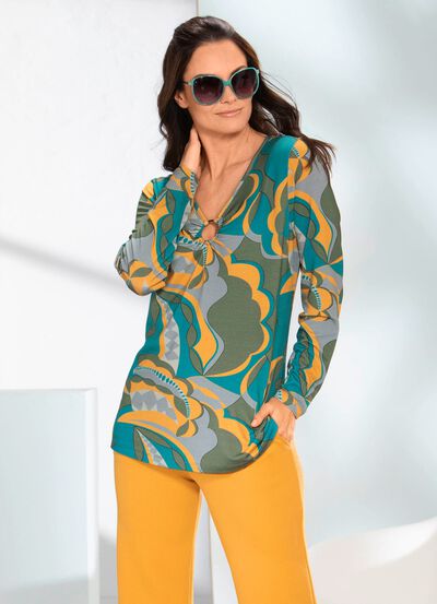 V-ringad topp med dekorativ ring 