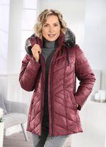 Jacka med avtagbar fuskp?lskant p? luvan 