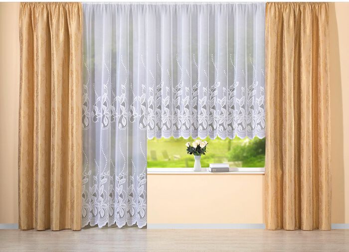 L&aring;ng persienn med ranka kant och b&ouml;jd &auml;nde 