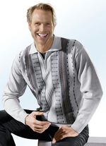 Fascinerande pik&eacute;tr&ouml;ja med kort dragkedja 