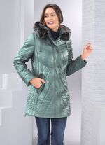 Jacka med avtagbar fuskp&auml;lskant 