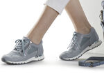 Caprice, bekväma damsneakers, bredd H, med uttagbar fotbädd, 