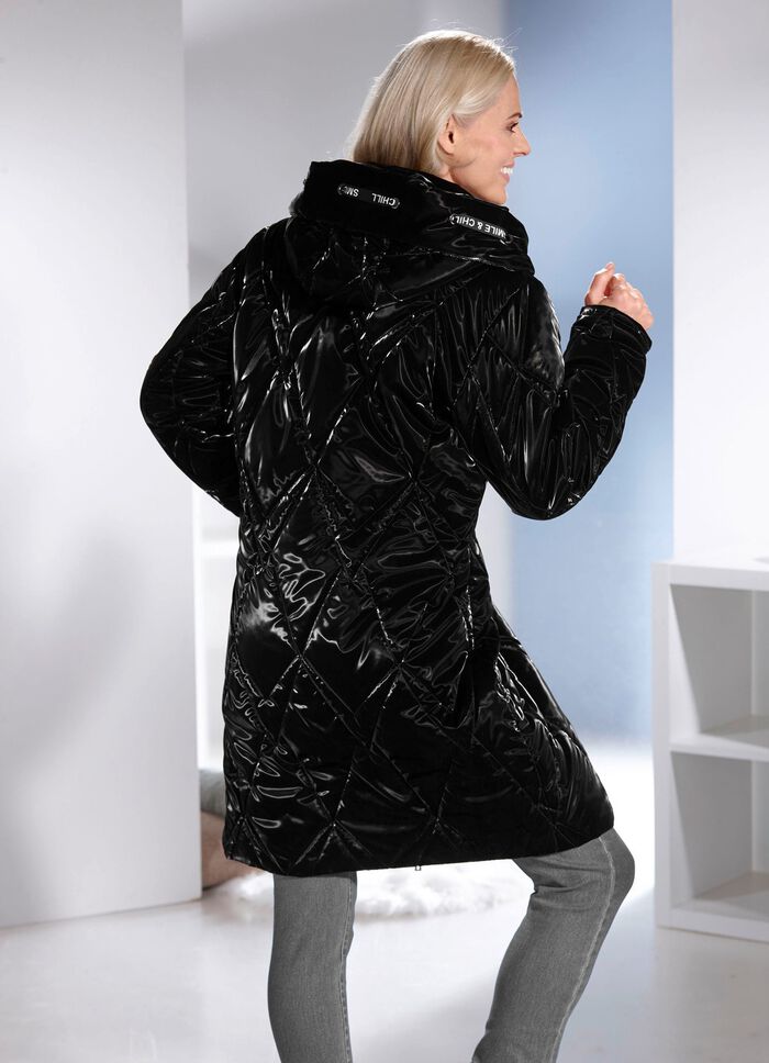 Kort kappa i trendig lacklook 