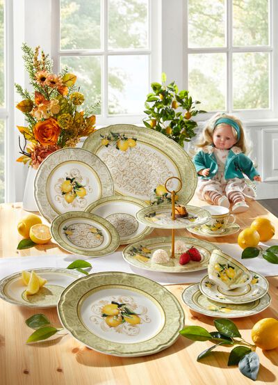 H&ouml;gkvalitativ porslinsserie med fin benporslin 