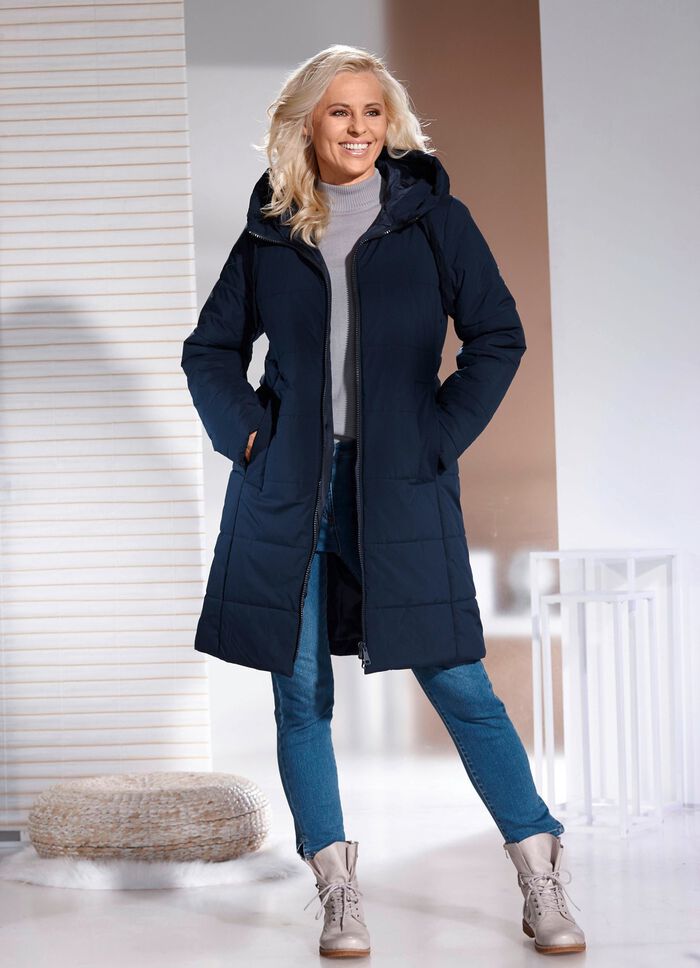 Kort kappa med fast huva 