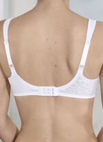 Triumph Comfort Minimizer bygel-bh med elastisk tyllbroderi VIT