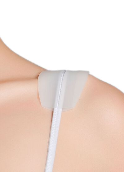 3 par axelremskydd som f&ouml;rhindrar att axelremmarna sk&auml;r in i axlarna 