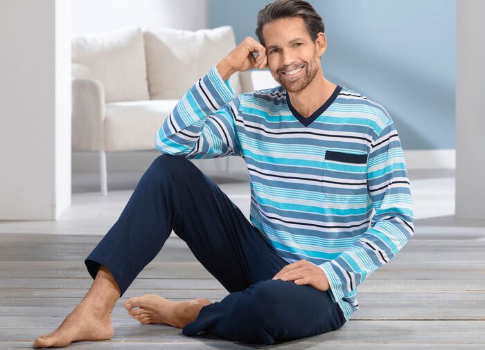 Tv&aring;pack pyjamas med v-ringning och &ouml;ppna f&aring;llar 