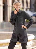 L&aring;ng kofta med cloqu&eacute;-effekter 