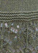 Tr&ouml;ja med melerad effekt tack vare elegant skimrande garn 