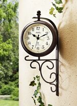 Radioväggklocka med termometer 