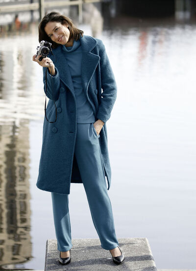 Ullkappa i 2-knäppt utseende 