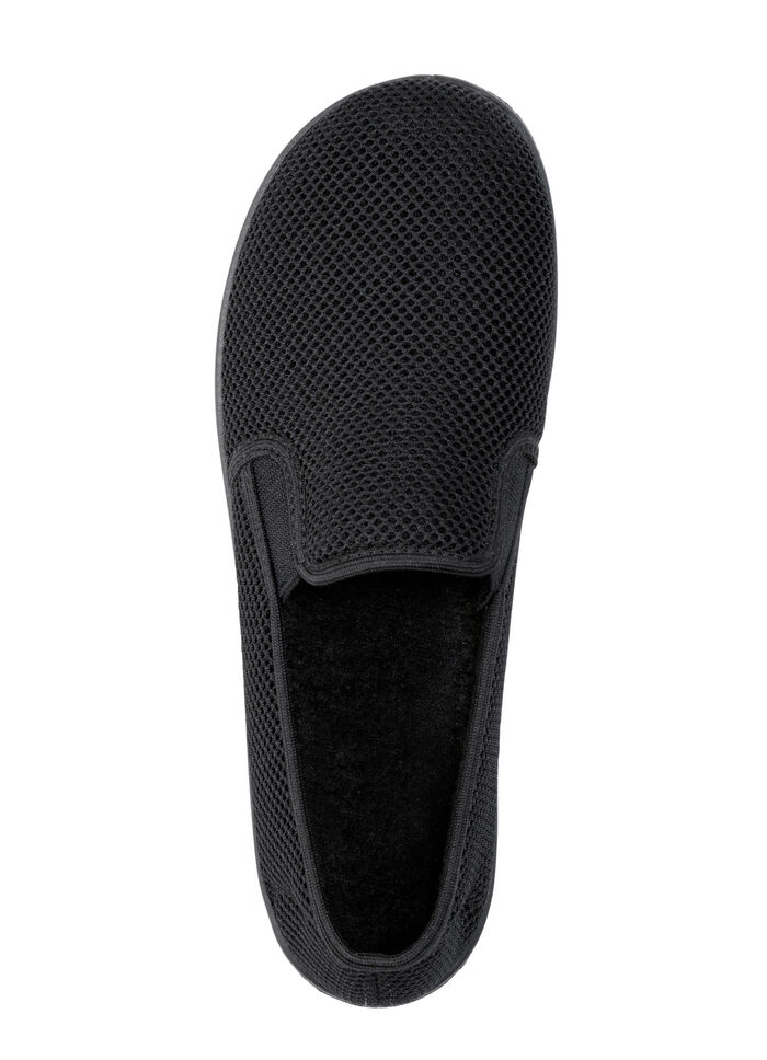 Tofflor tillverkade av luftigt, elastiskt textilmaterial SVART-VITT