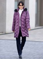 Kort kappa med avtagbar fuskp&auml;lskant 