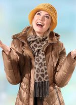 Halsduk med rovdjursp&auml;lsdesign 