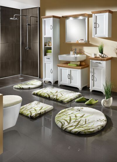 Naturligt badrumsset med gr&auml;smotiv 