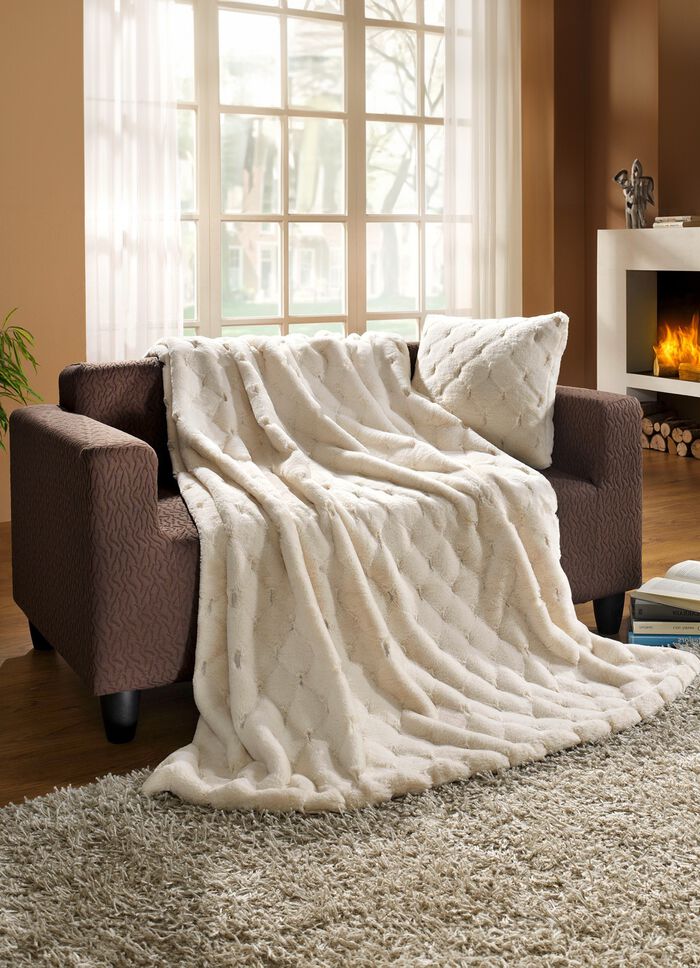 P&auml;lsfiltar och kuddar gjorda av naturligt utseende fuskp&auml;ls 