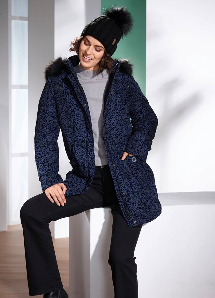 L&aring;ng jacka med rovdjursp&auml;lsdesign 