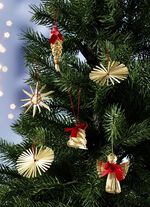 Tr&auml;dh&auml;ngarset, 48 delar, tillverkat av halm 