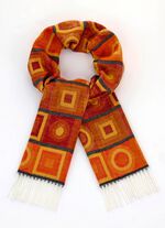 Halsduk med geometriska former 