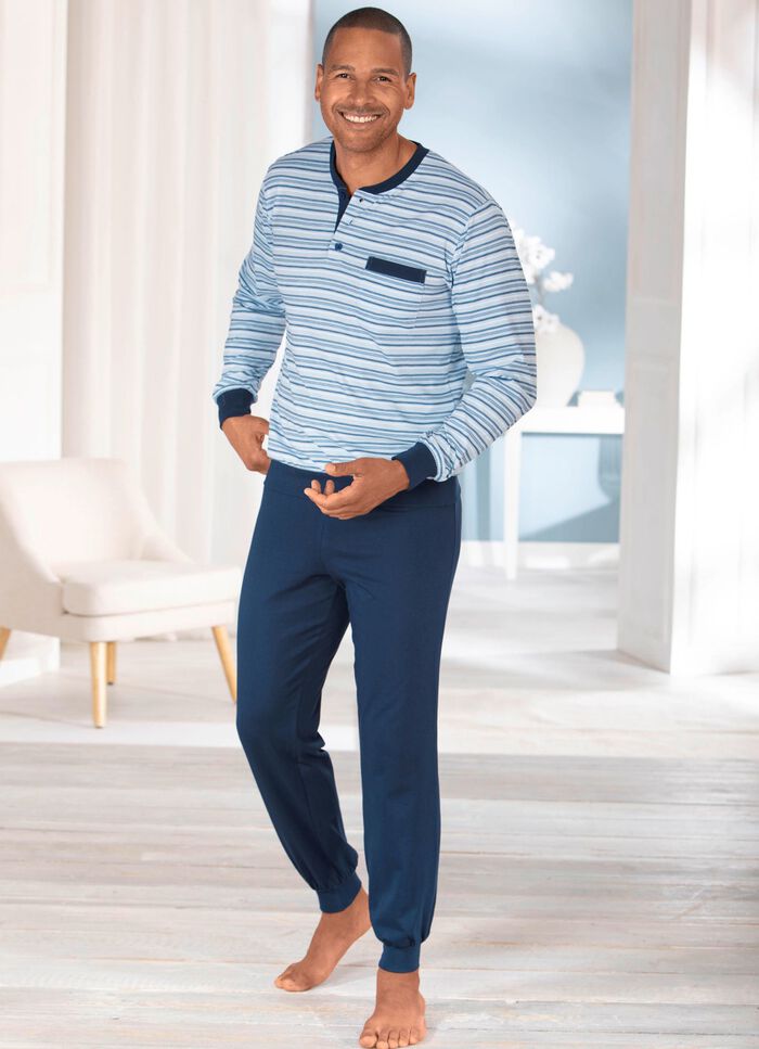 Set: pyjamas + shorty med knappsl&aring; 