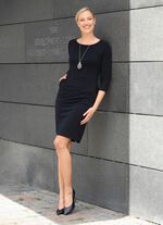 Klänning med två sidfickor 