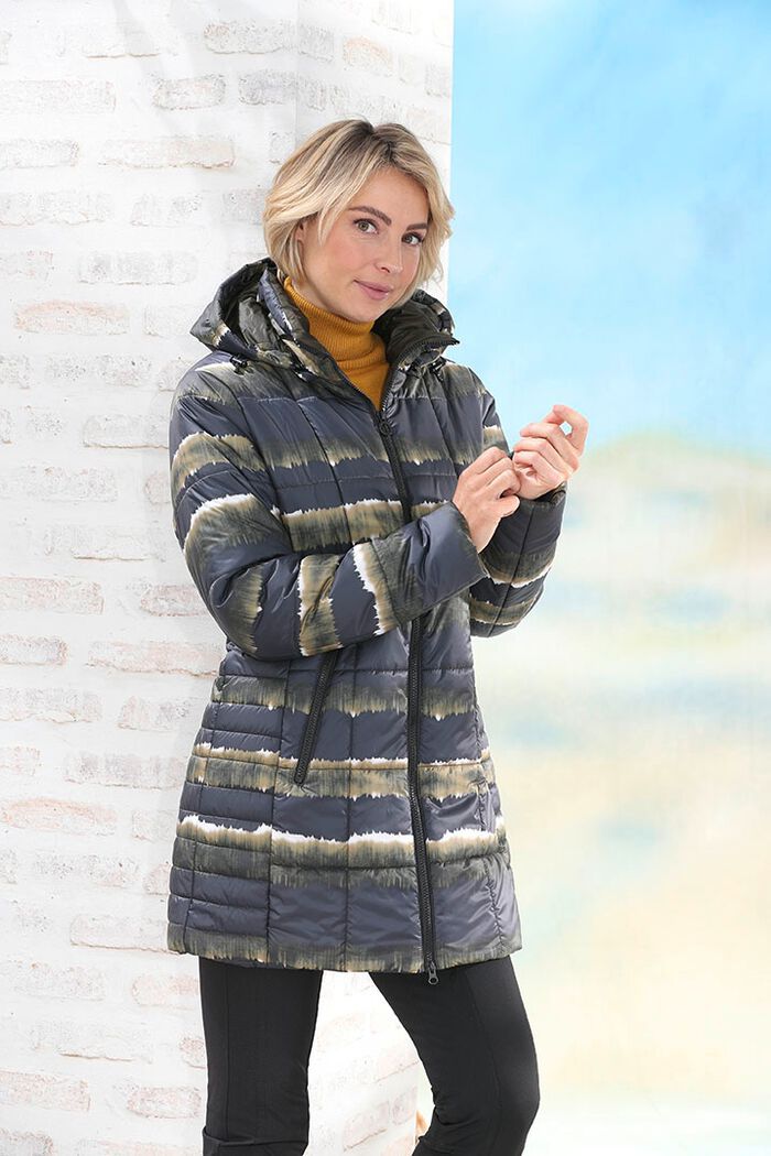 L&aring;ng jacka med fantasidesign 