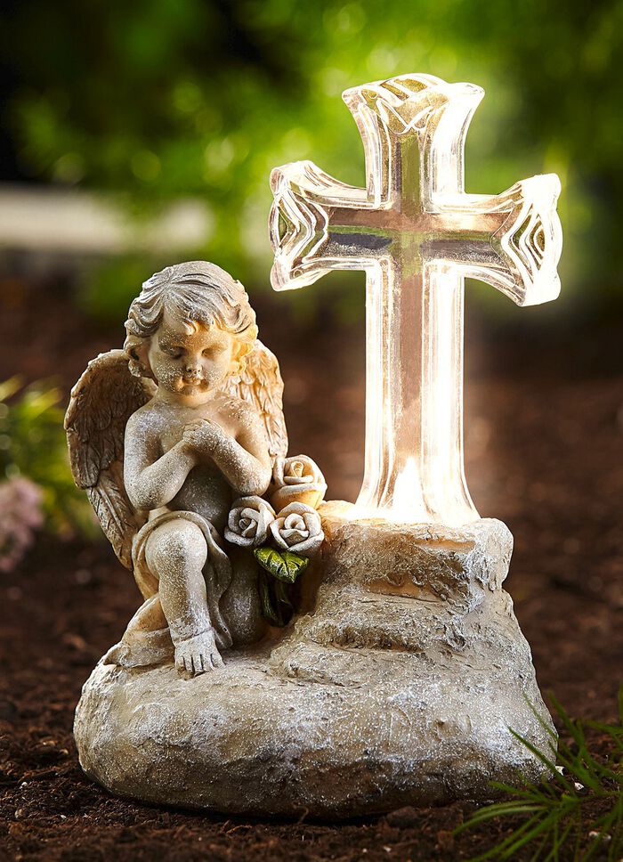 Solar minnes&auml;ngel gjord av v&auml;derbest&auml;ndig konstgjord sten 