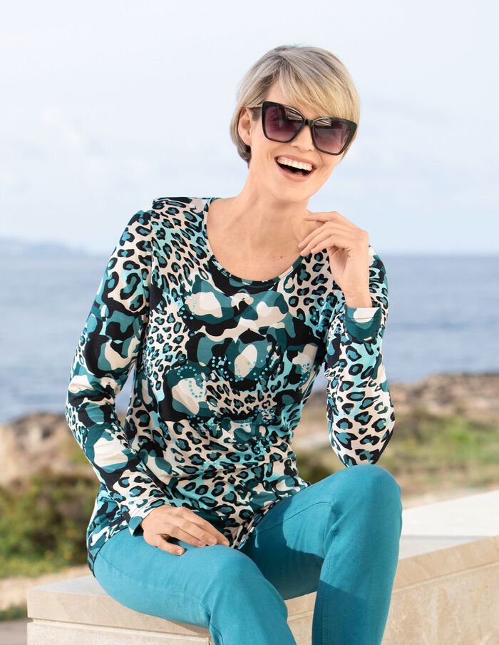 Skjorta med helt&auml;ckande tryck 