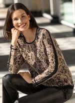 Tr&ouml;ja med elegant &auml;delstensdekoration 